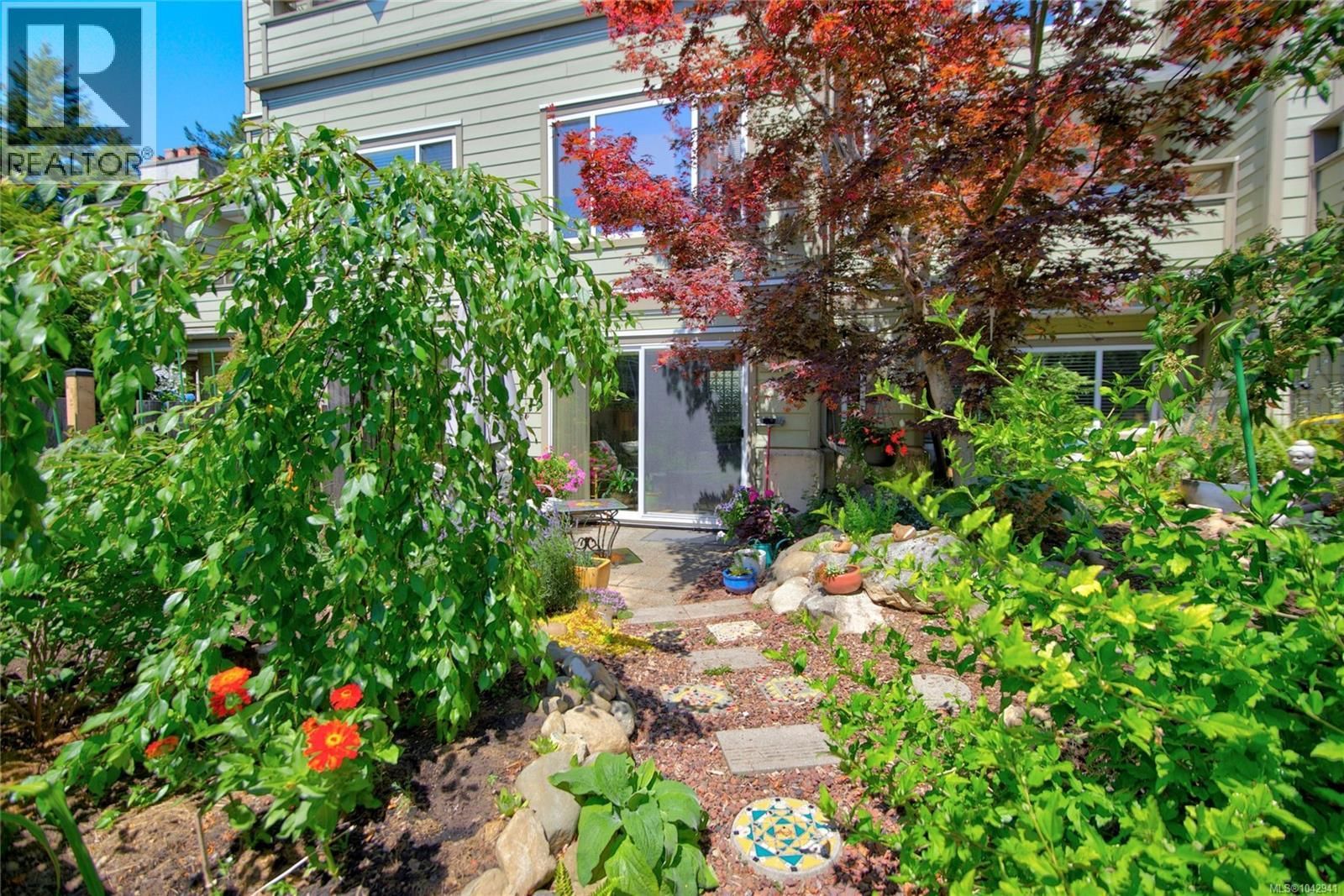 112 2250 Manor Place property photo
