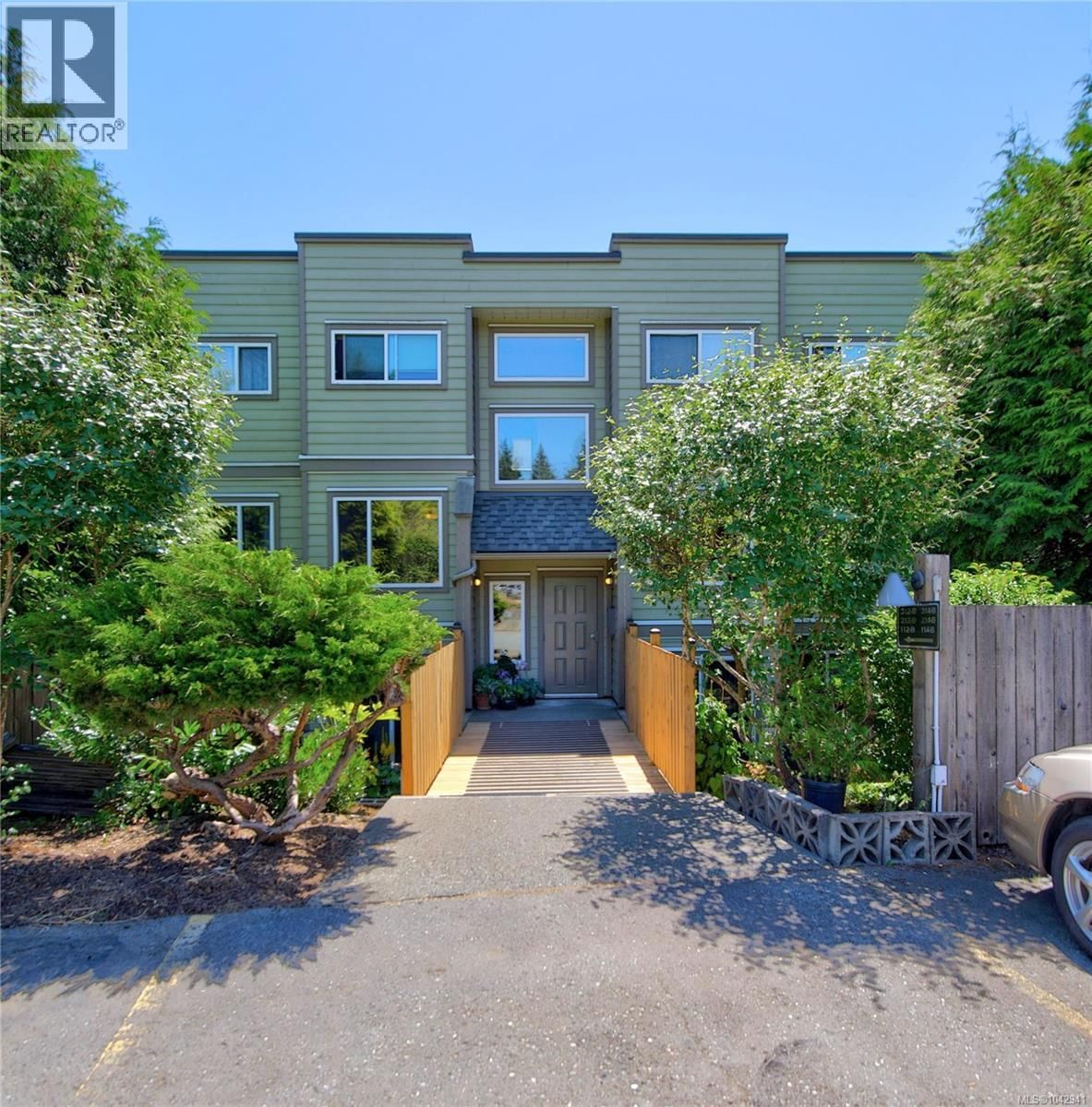 112 2250 Manor Place property photo