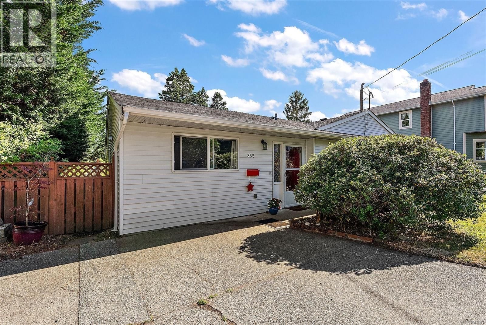 855 Sevenoaks Road property photo