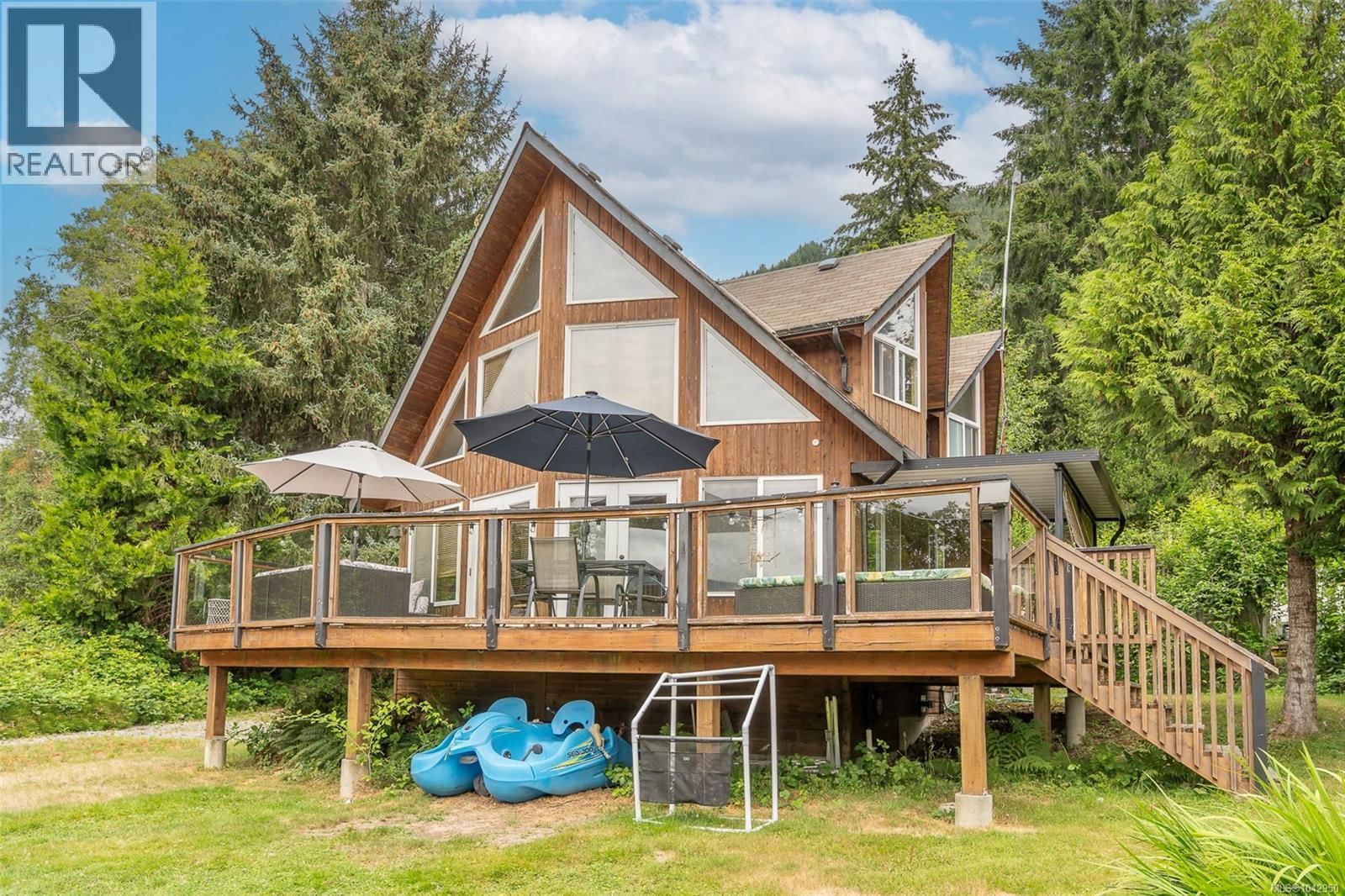 11464 Youbou Road property photo