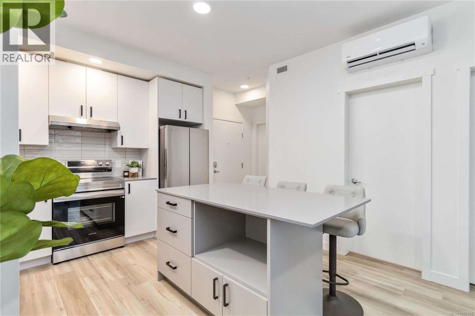 513 2390 City Gate Boulevard property photo