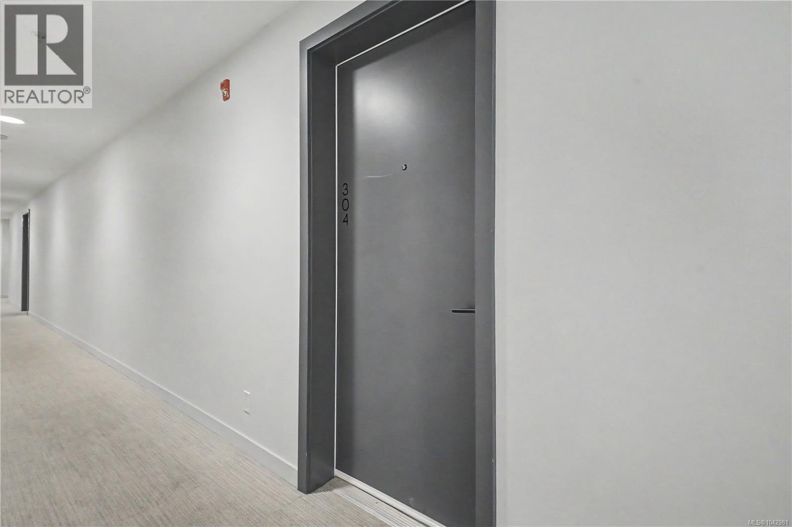 304 947 Whirlaway Crescent property photo