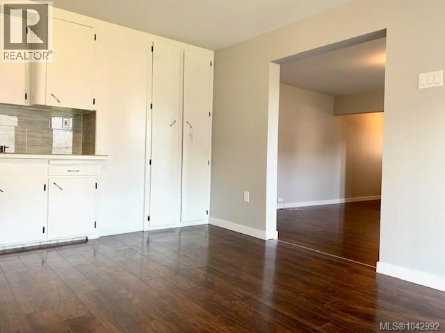 706 Haliburton Street property photo