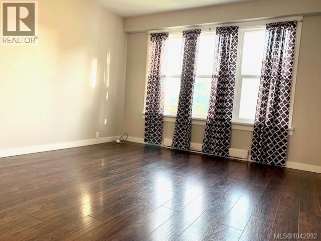 706 Haliburton Street property photo