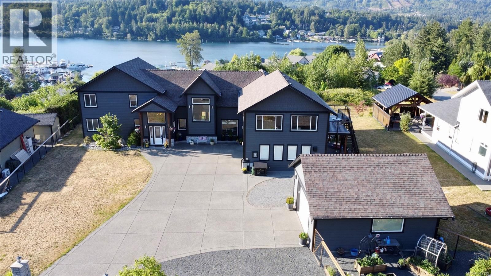 213 Tal Crescent