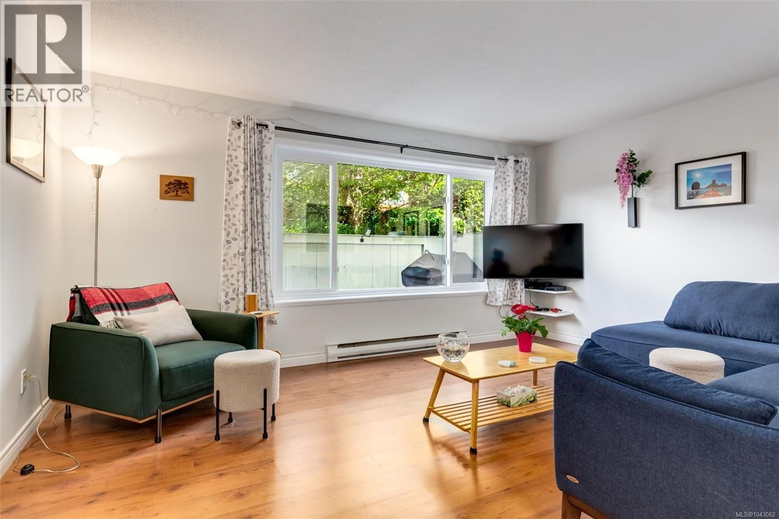 8 1906 Bowen Road property photo