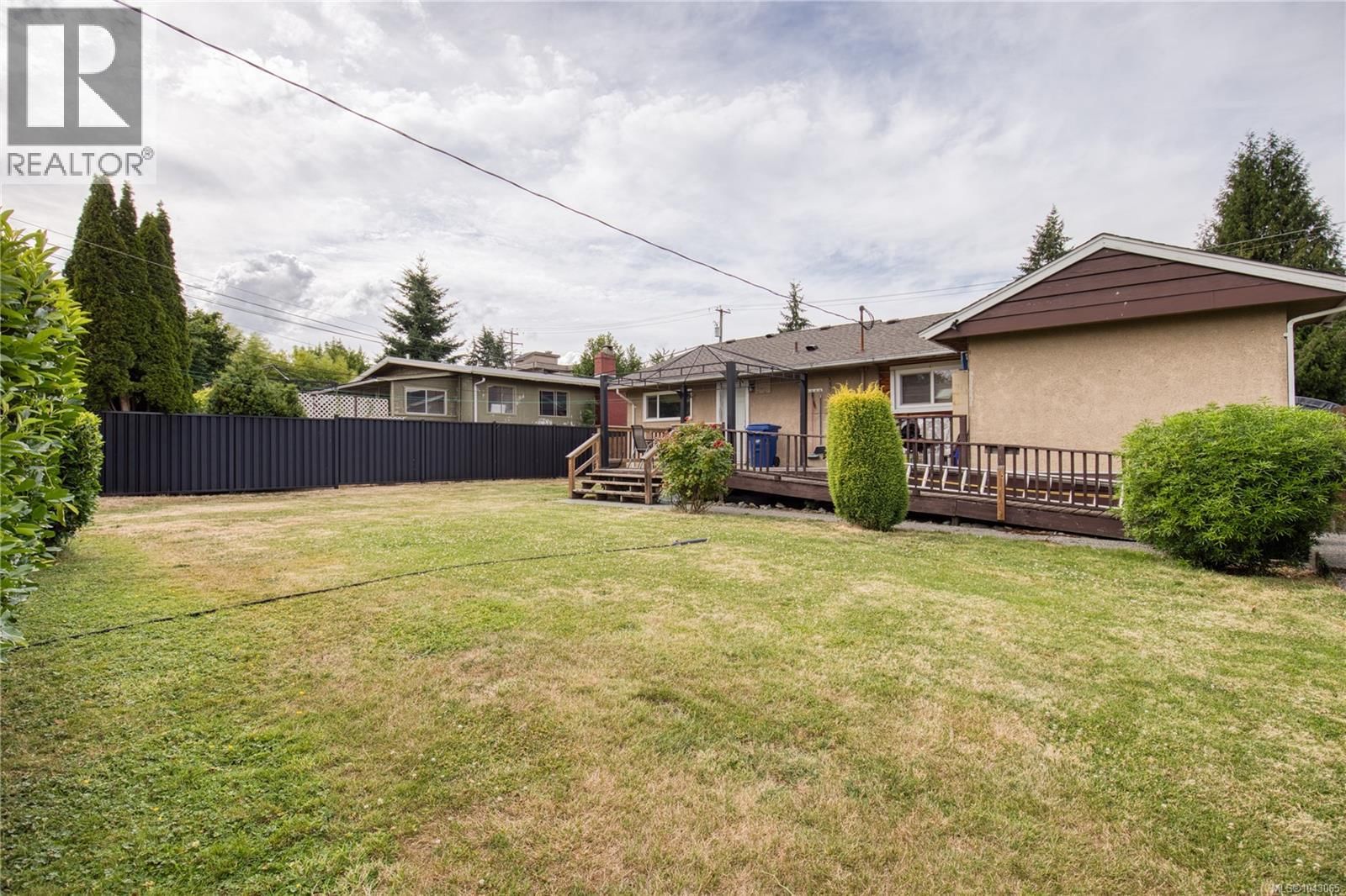 543 Bradley Street property photo