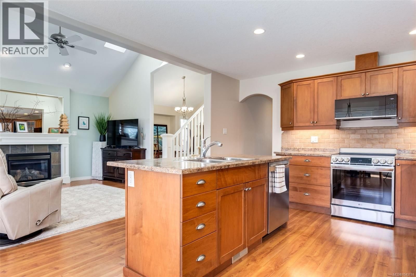 1153 Roberton Boulevard property photo