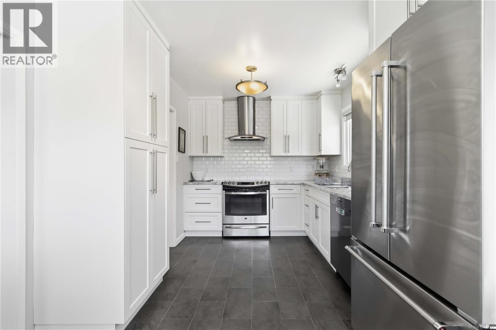 1909 Ferndale Road property photo