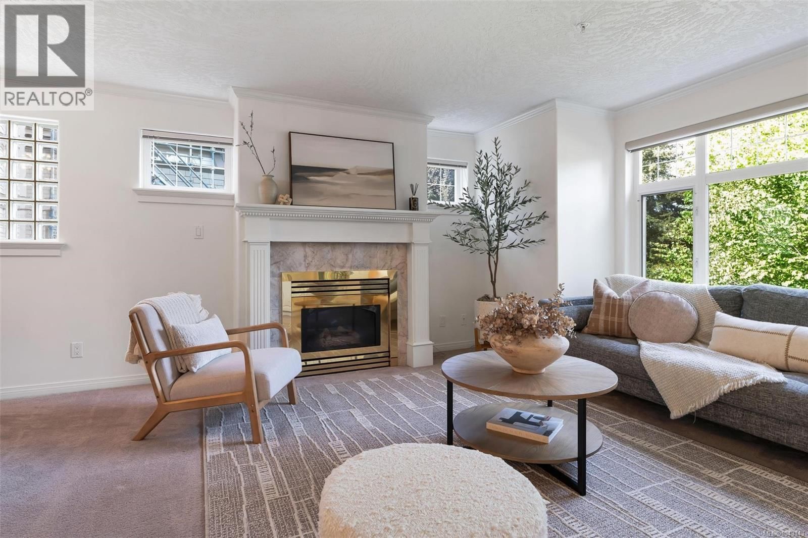 216 4490 Chatterton Way property photo