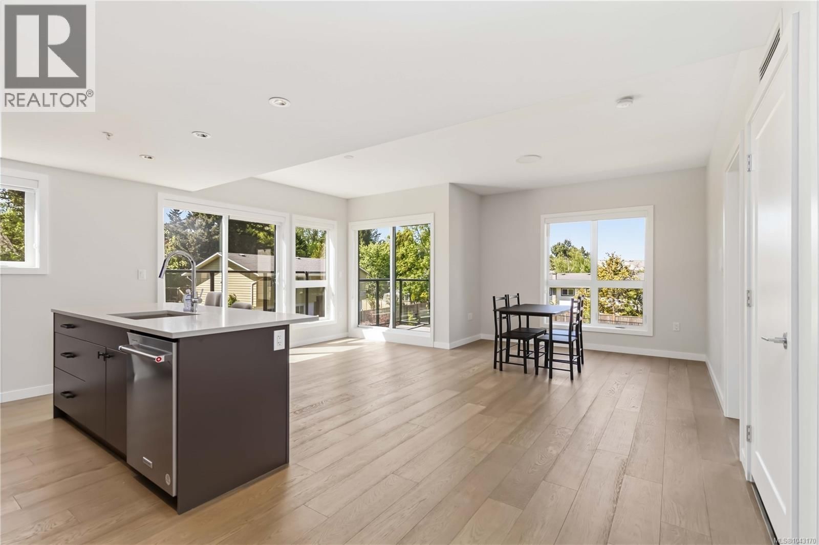 307 4030 Shelbourne Street property photo