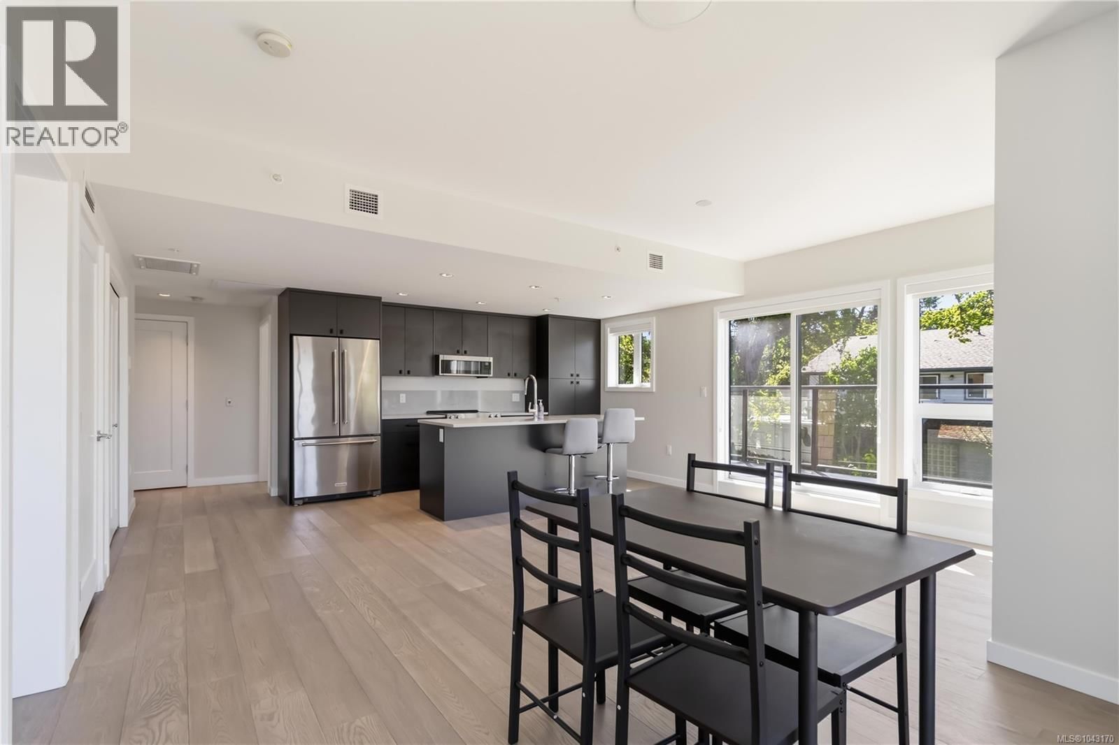 307 4030 Shelbourne Street property photo