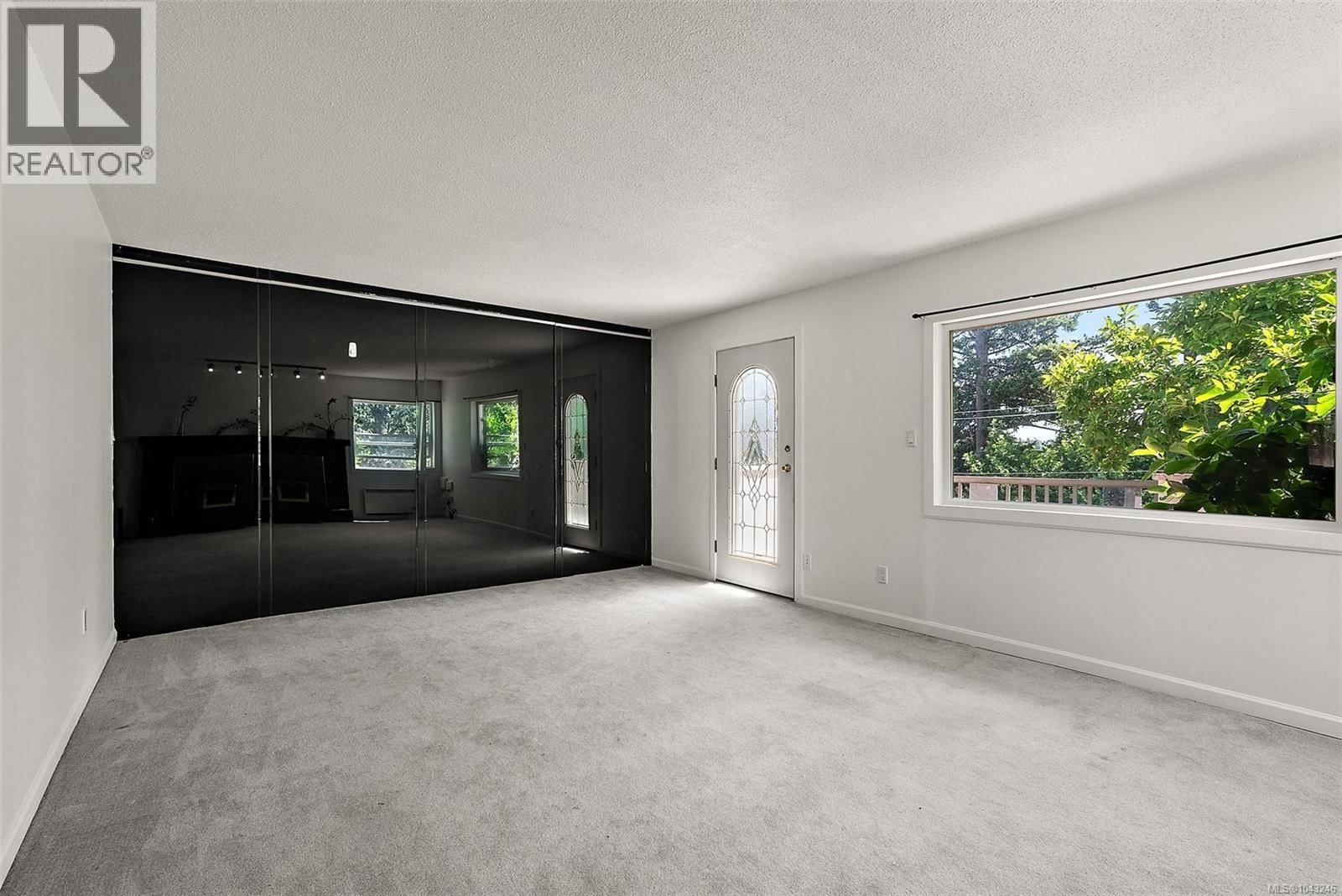 1224 Mariposa Avenue property photo