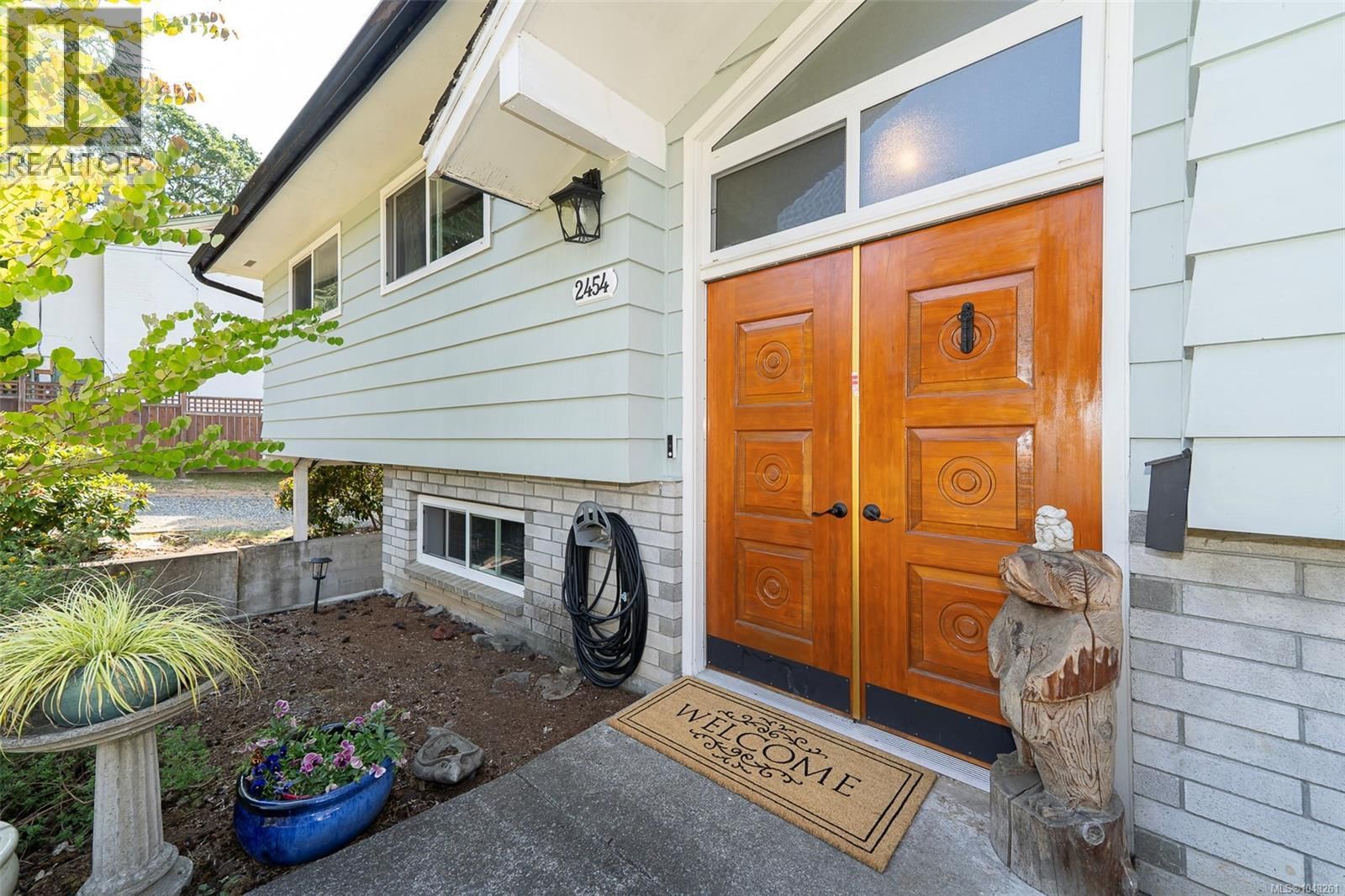 2454 Seine Road property photo