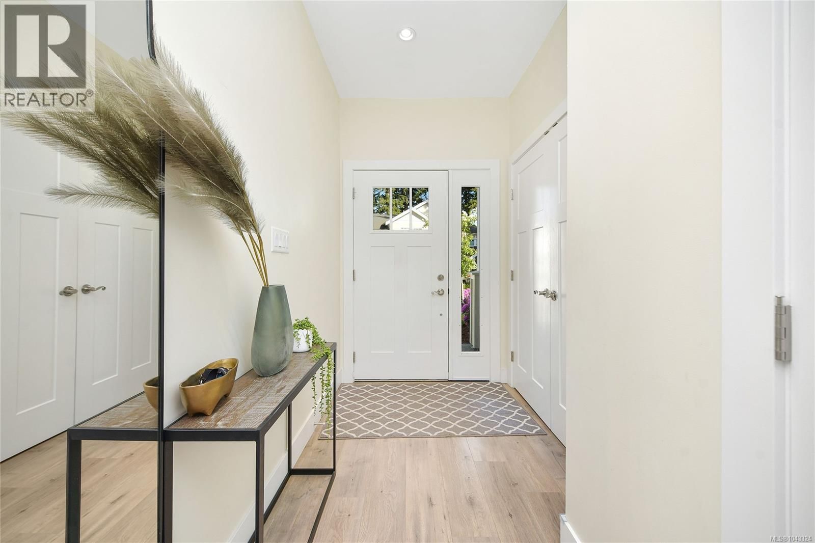 2 4487 WILKINSON Road property photo