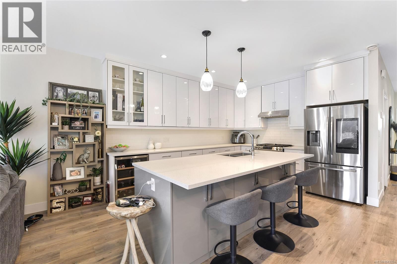 2 4487 WILKINSON Road property photo