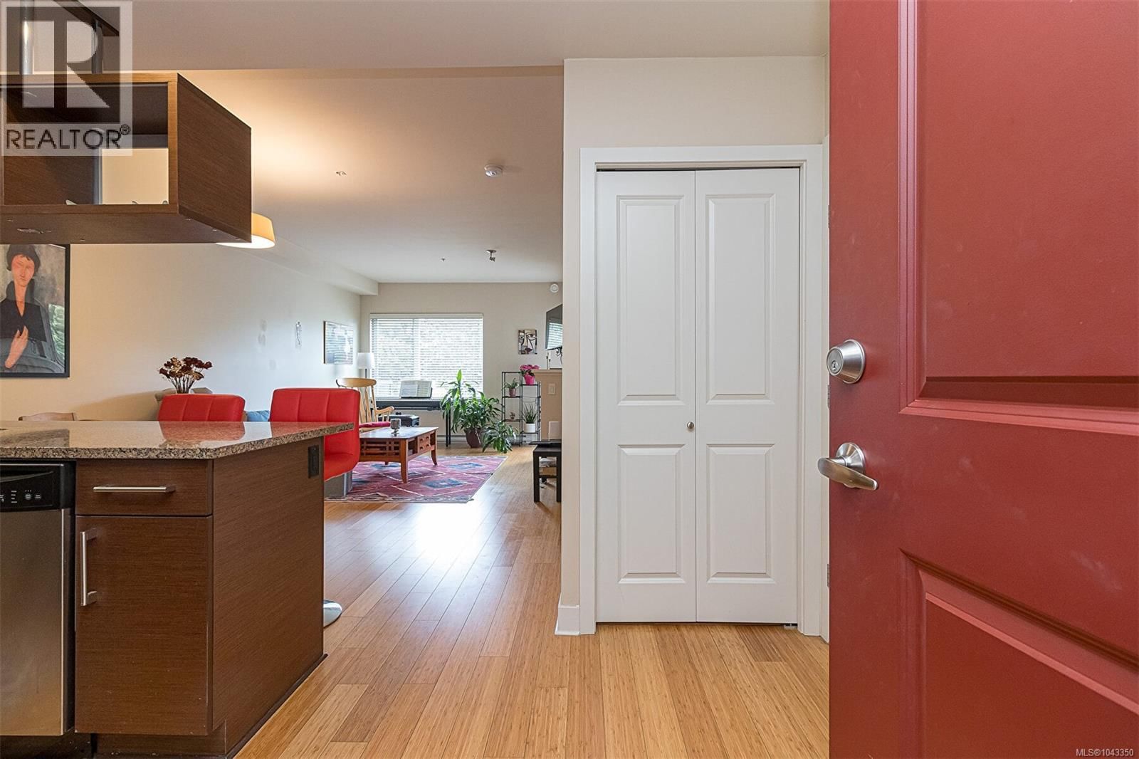 212 4394 West Saanich Road property photo