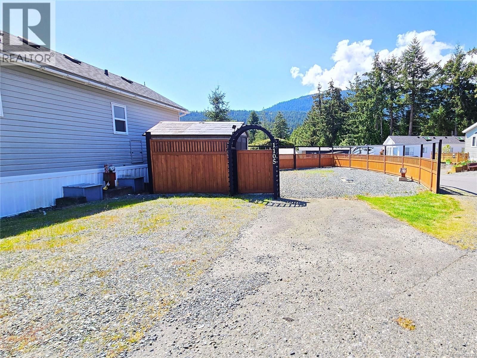 1105 Woss Lake Drive property photo