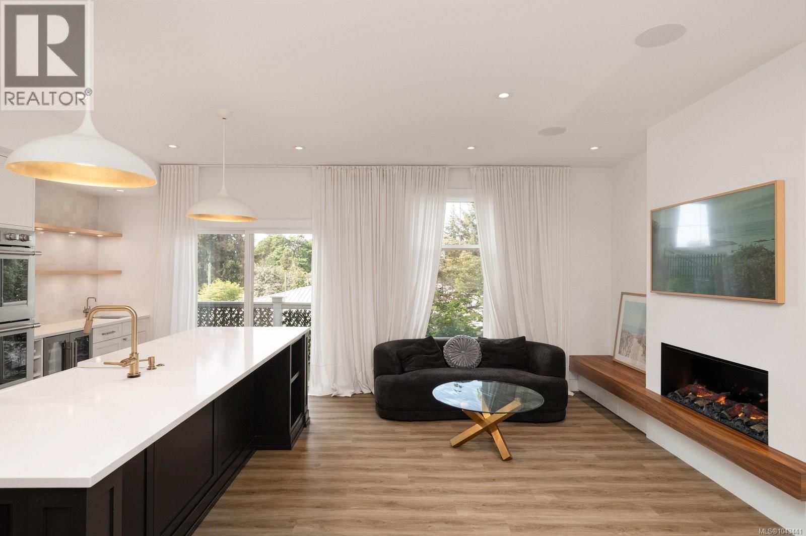 4 4583 Wilkinson Road property photo