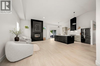 1405 Malahat Drive | Courtenay British Columbia | Slide Image Eight