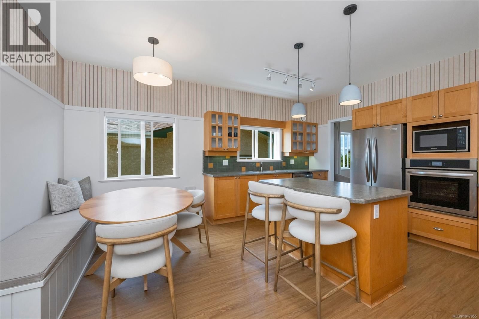 13 2235 Harbour Road property photo