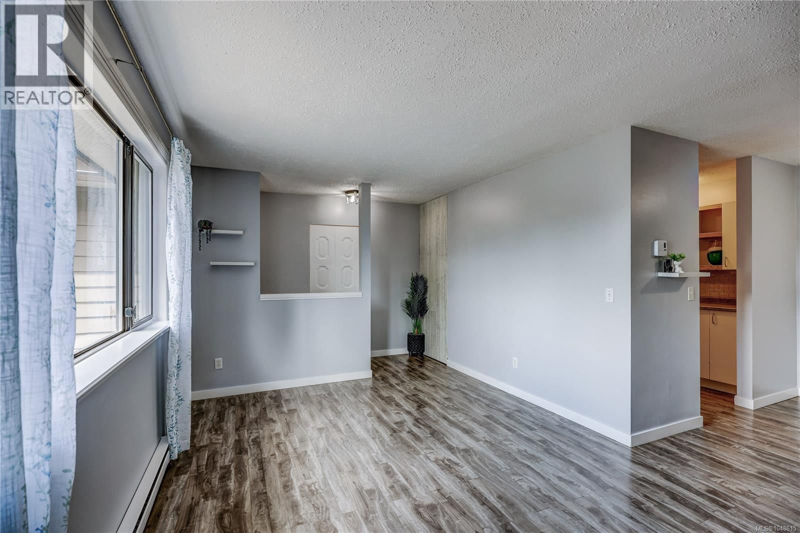 40 25 Pryde Avenue property photo