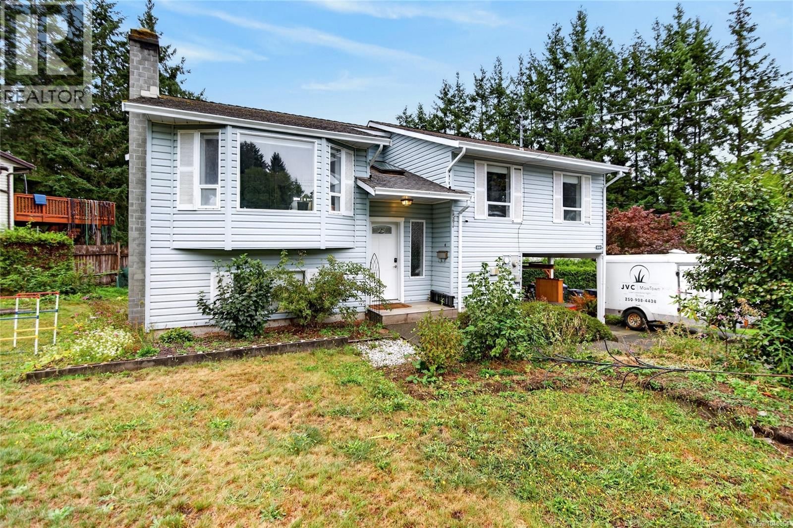 1561 Embleton Crescent, Courtenay, British Columbia V9N 6N7