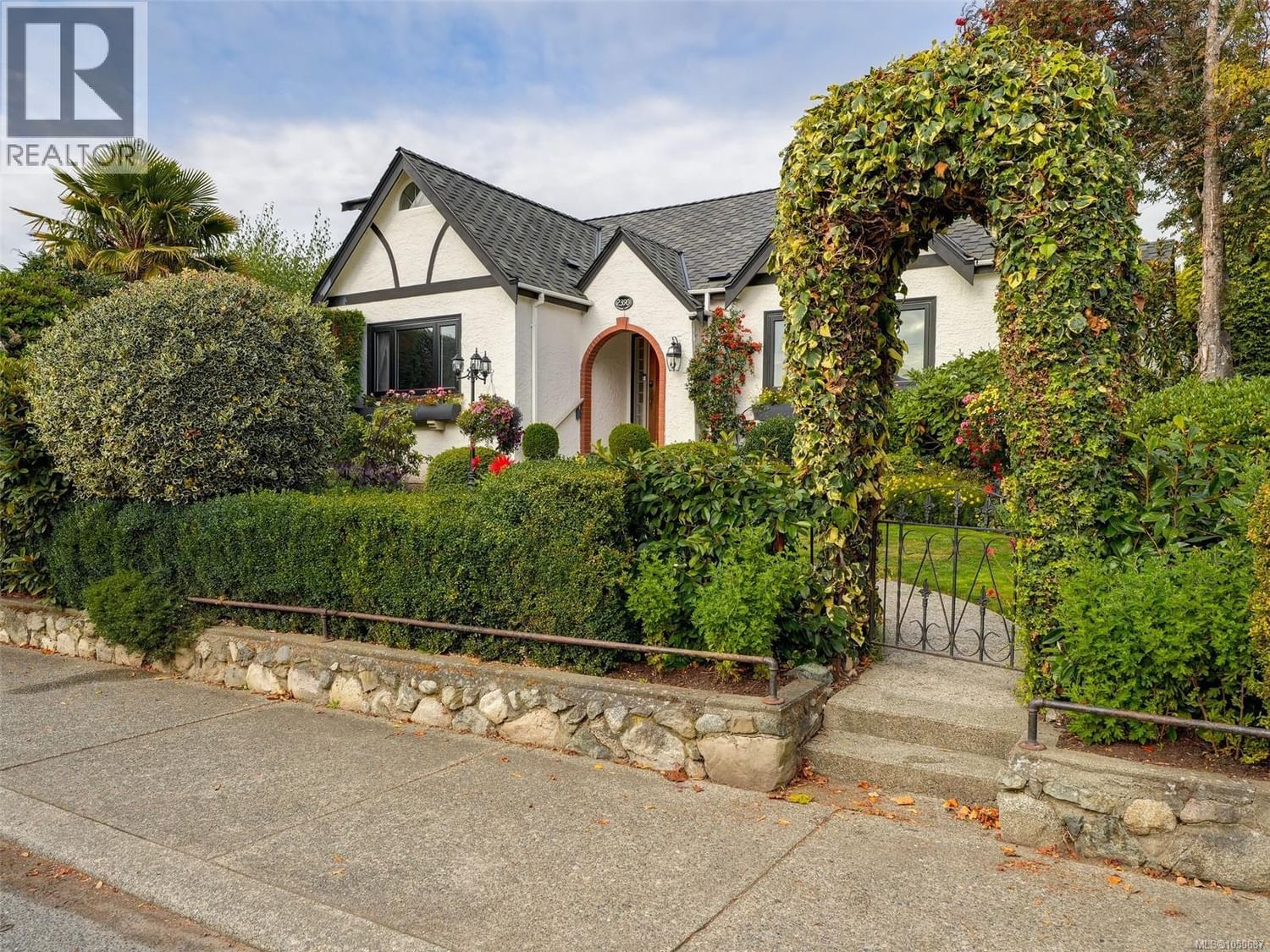 2390 Musgrave Street property photo