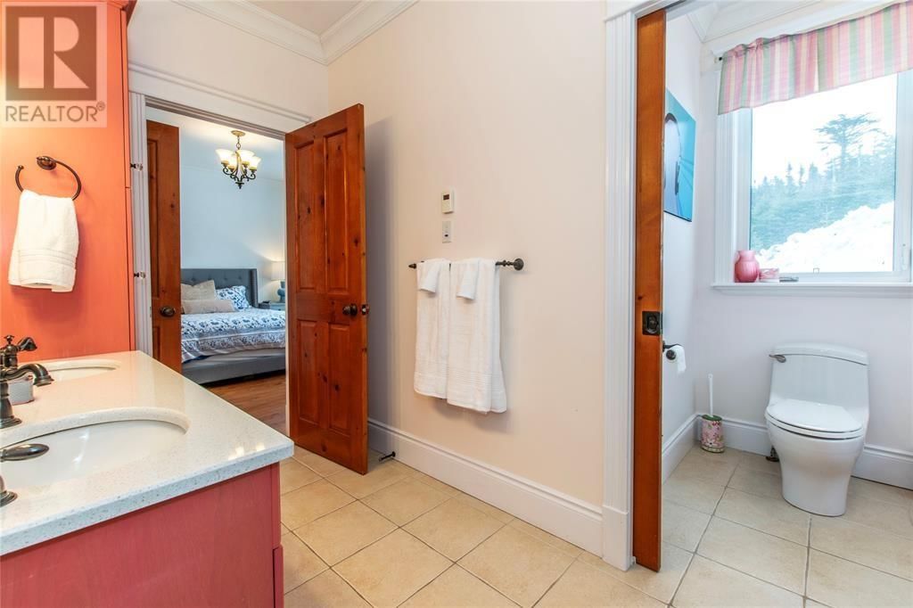 223 OLIVERS POND ROAD Image 32