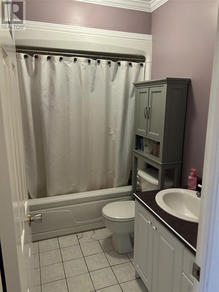 33 EMERALD AVENUE Image 20