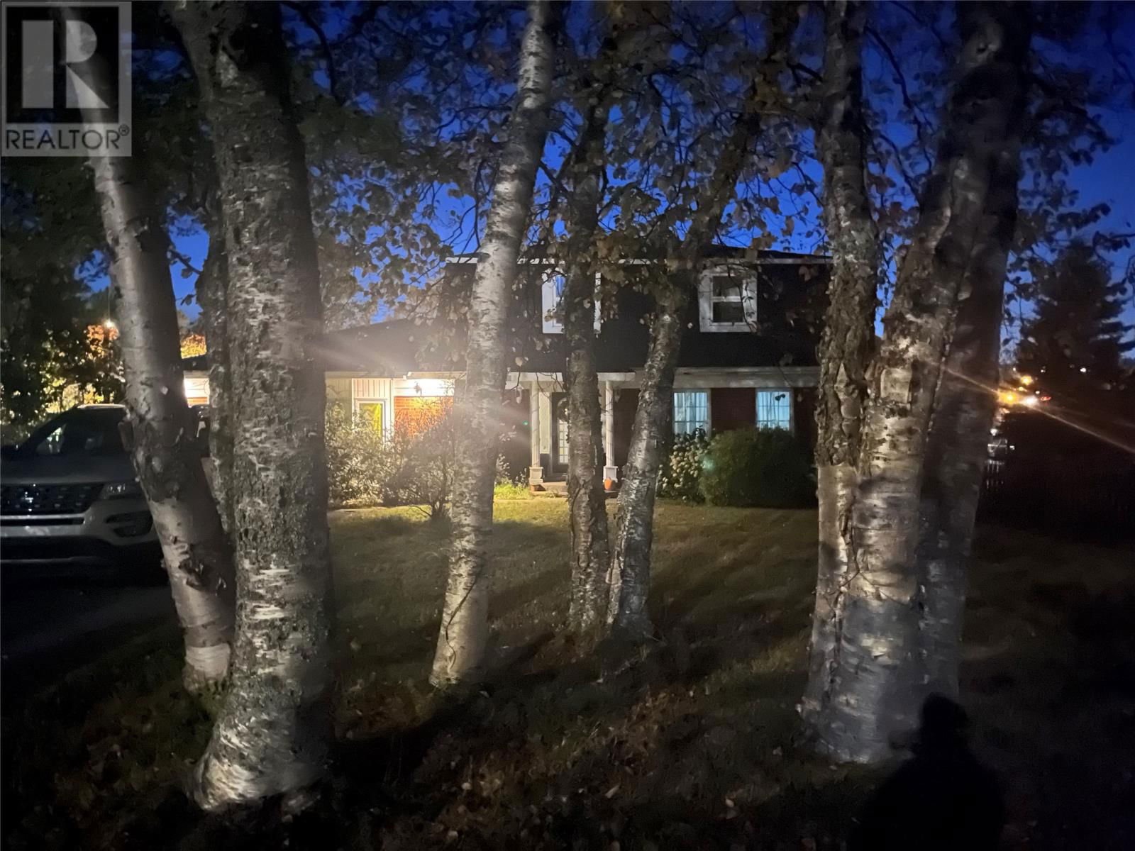 33 EMERALD AVENUE Image 4
