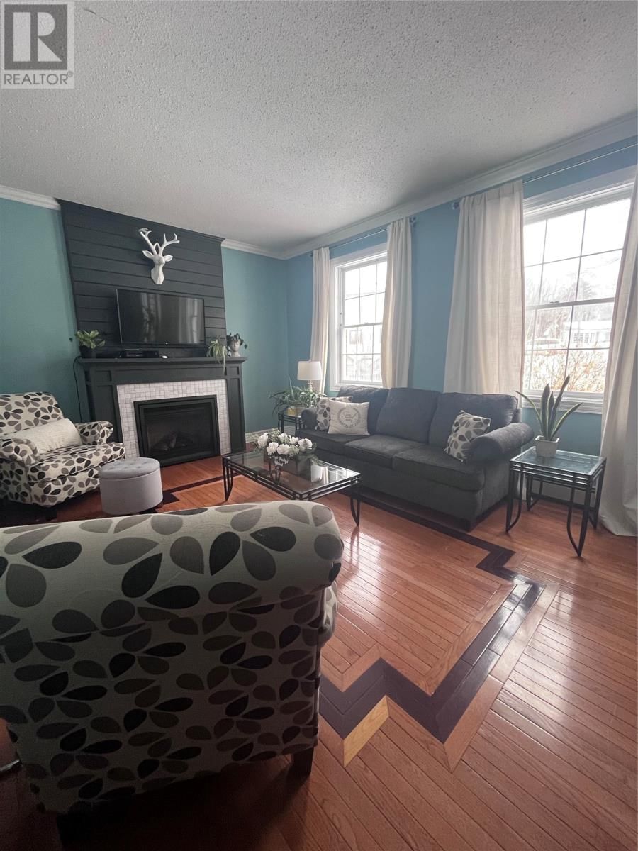 33 EMERALD AVENUE Image 8