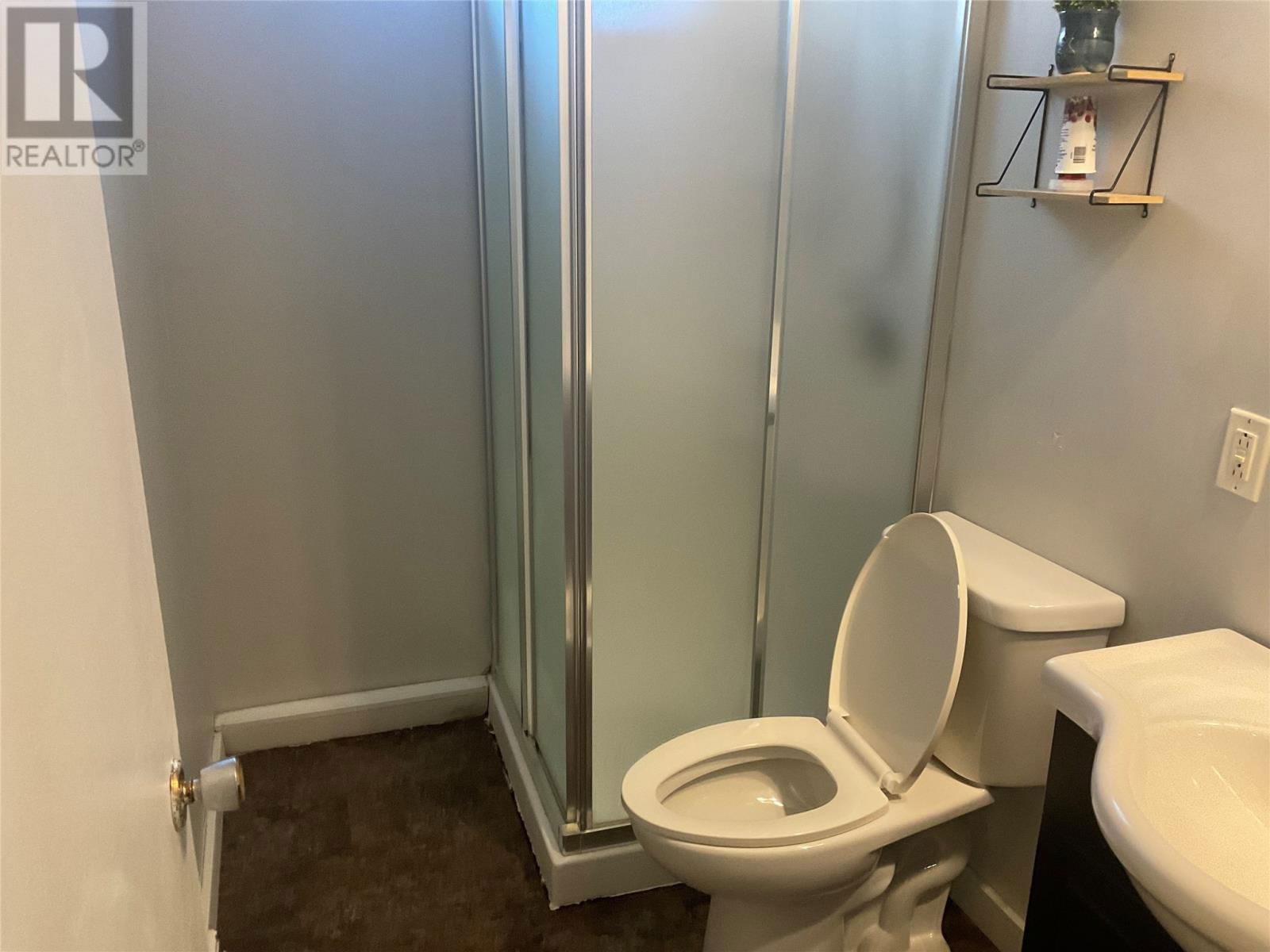 8 PINSENT PLACE Image 18