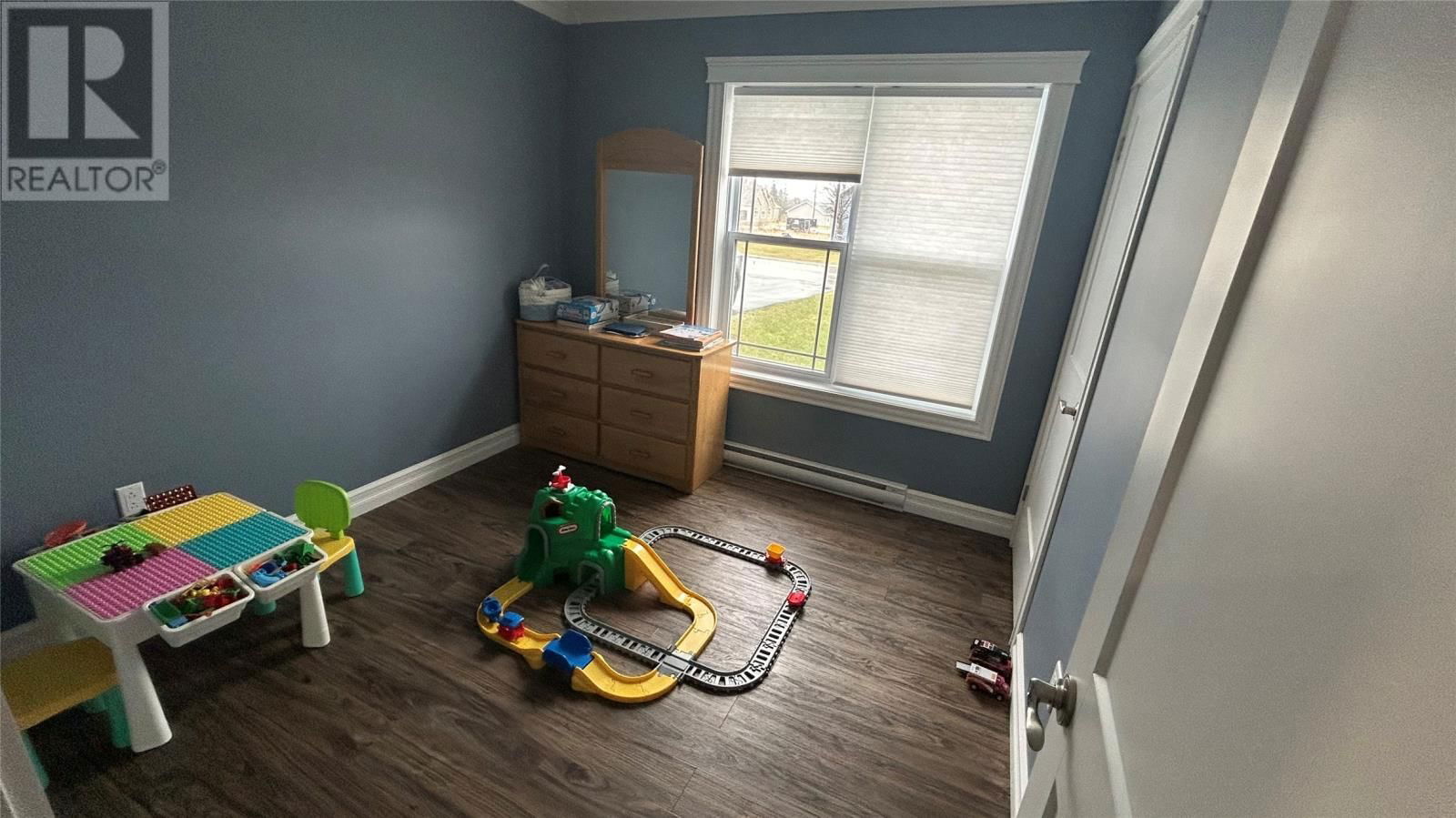 5 PIONEER DRIVE Image 13
