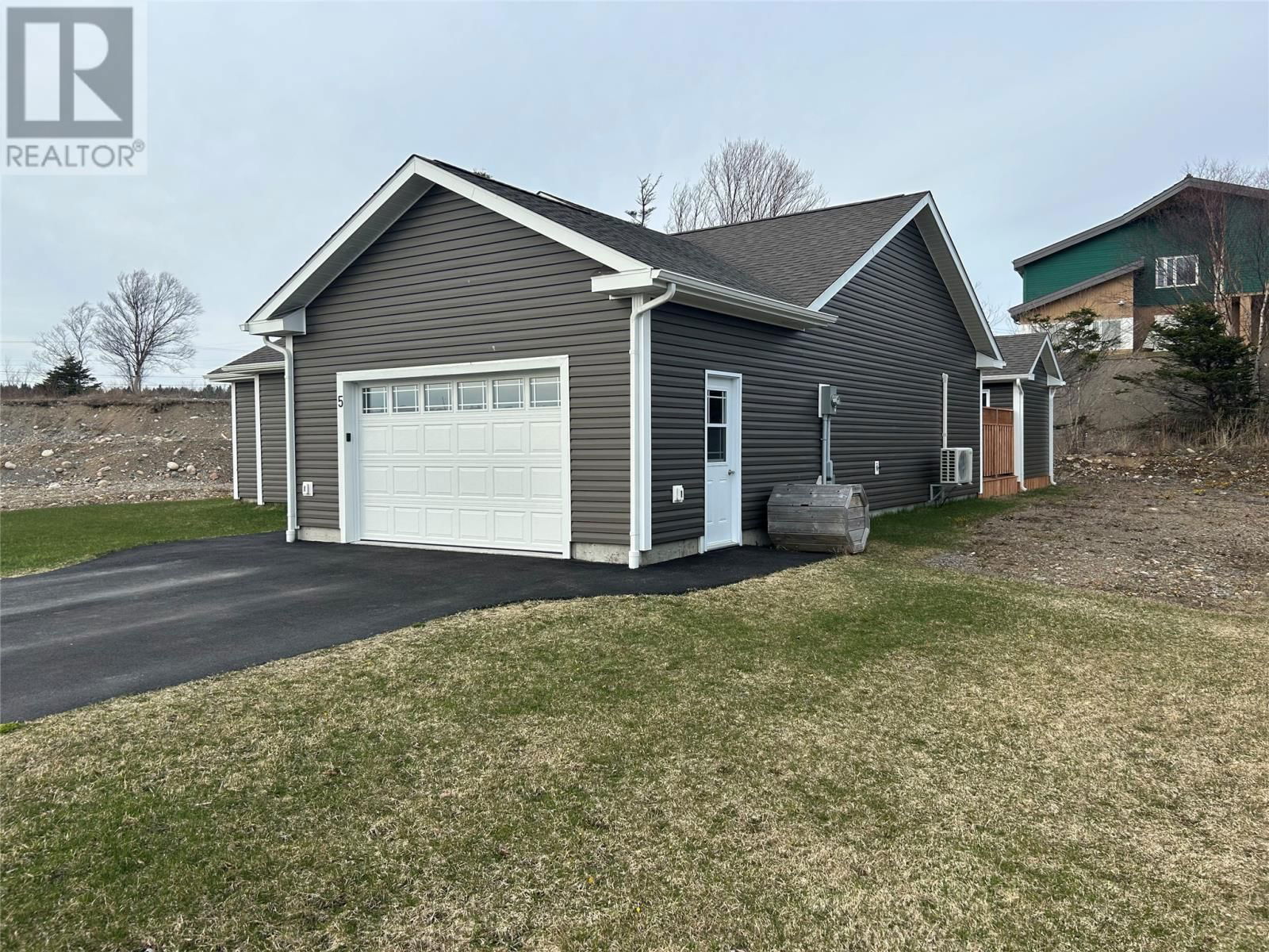 5 PIONEER DRIVE Image 18