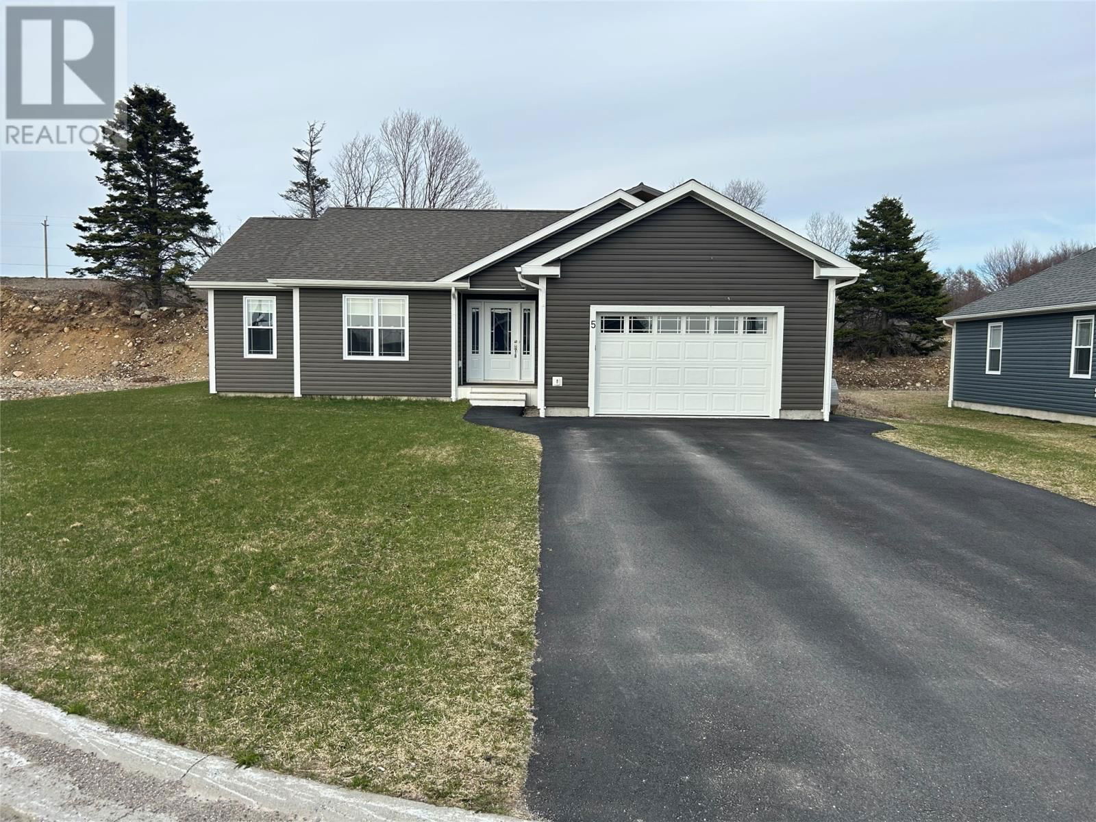 5 PIONEER DRIVE Image 2