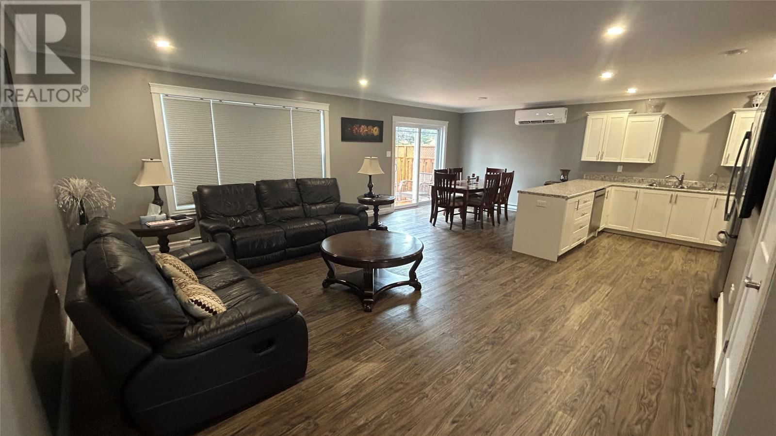 5 PIONEER DRIVE Image 8