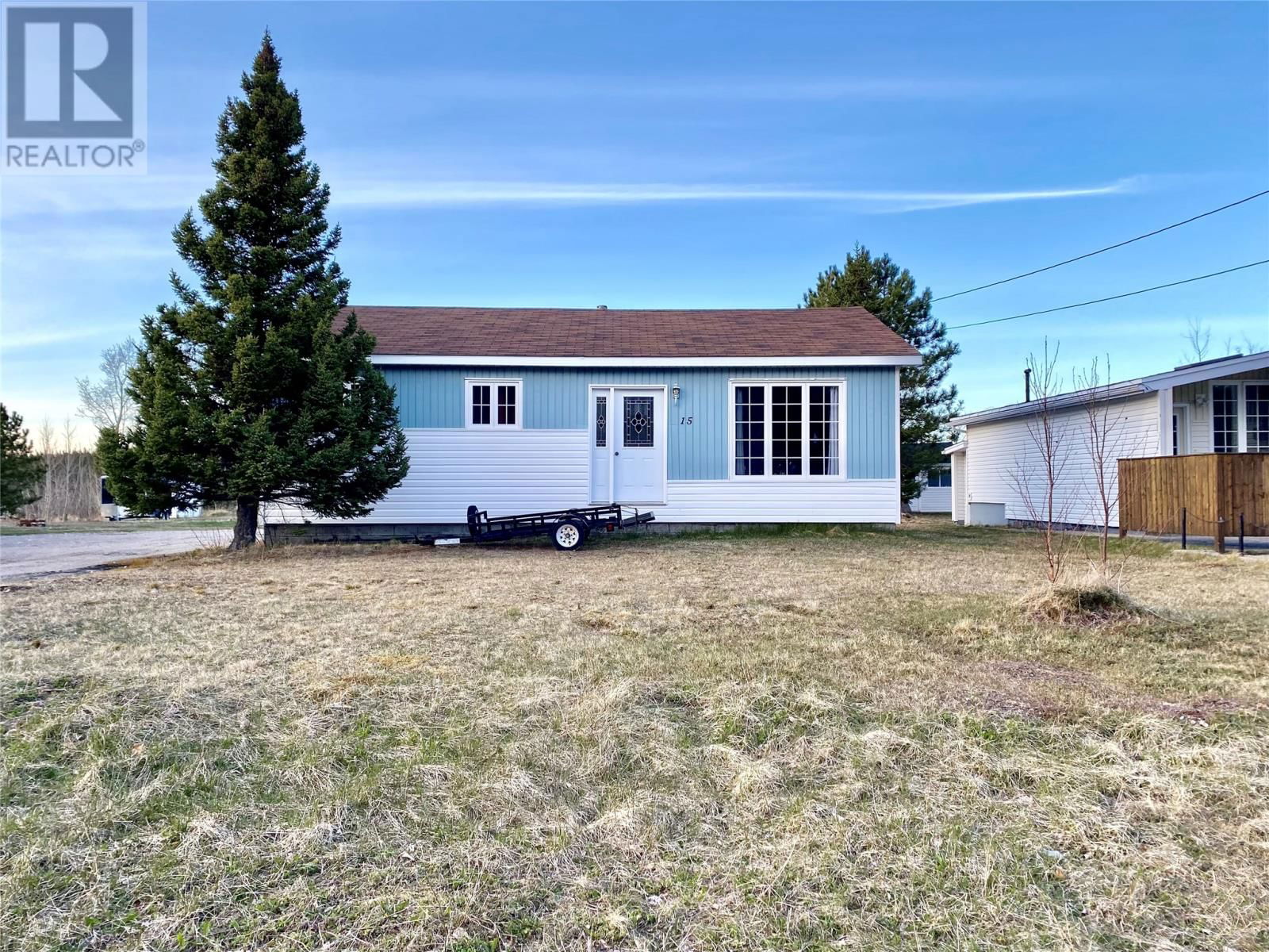 15 JUNIPER CRESCENT Image 1