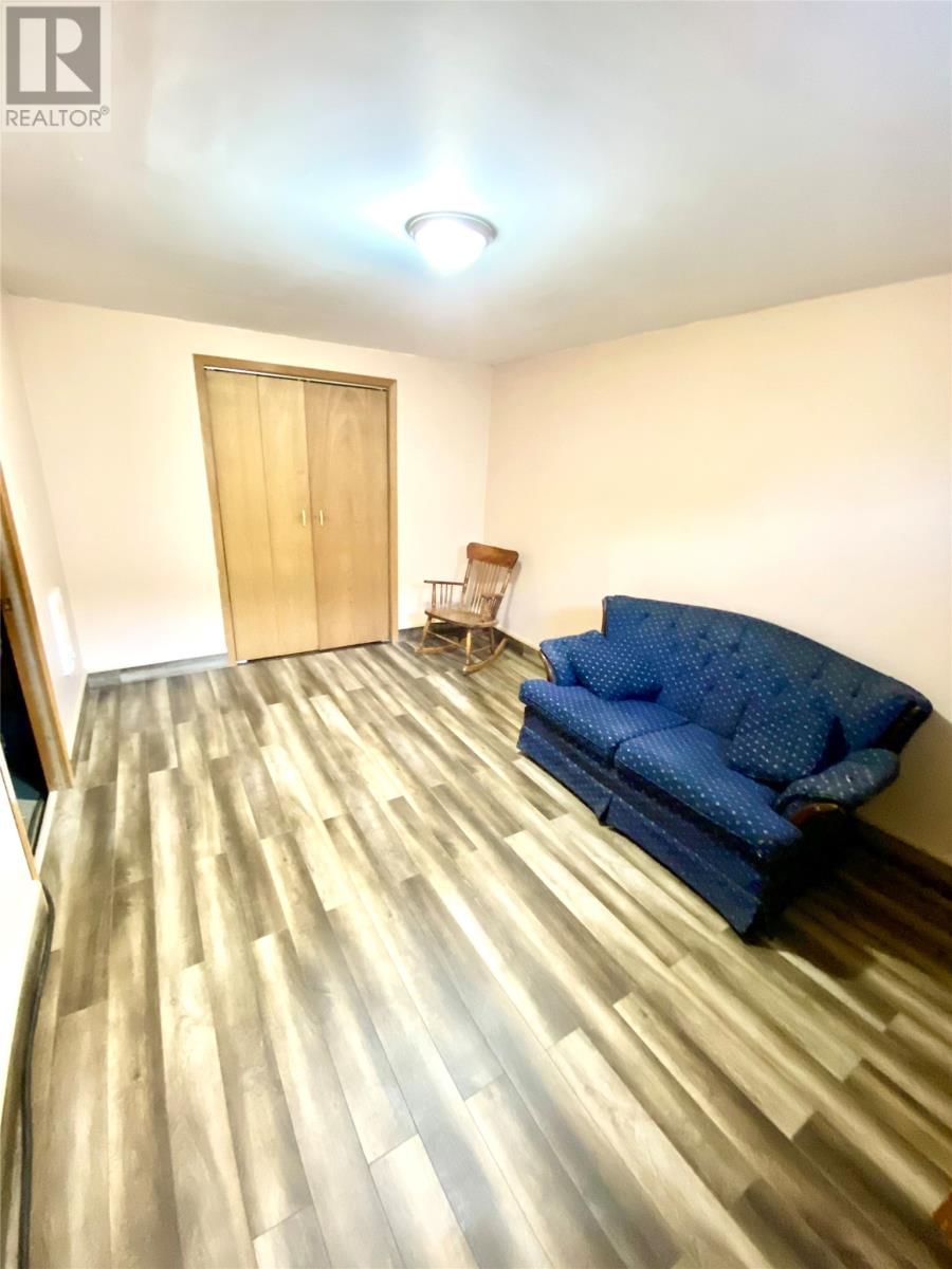15 JUNIPER CRESCENT Image 10