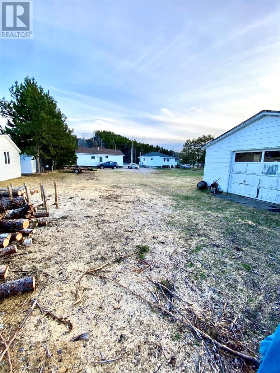 15 JUNIPER CRESCENT Image 13