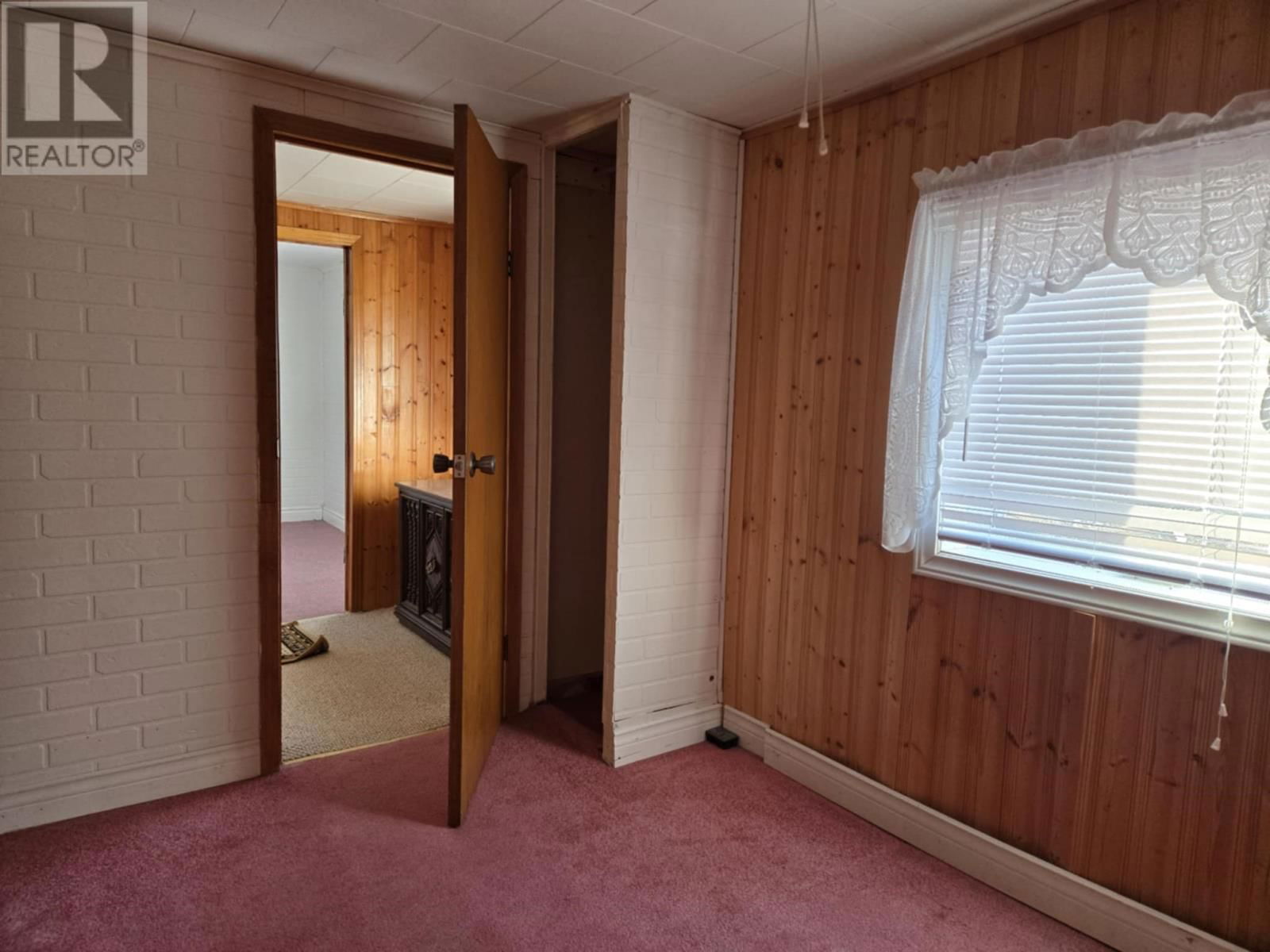 28 MAIN ROAD Image 10