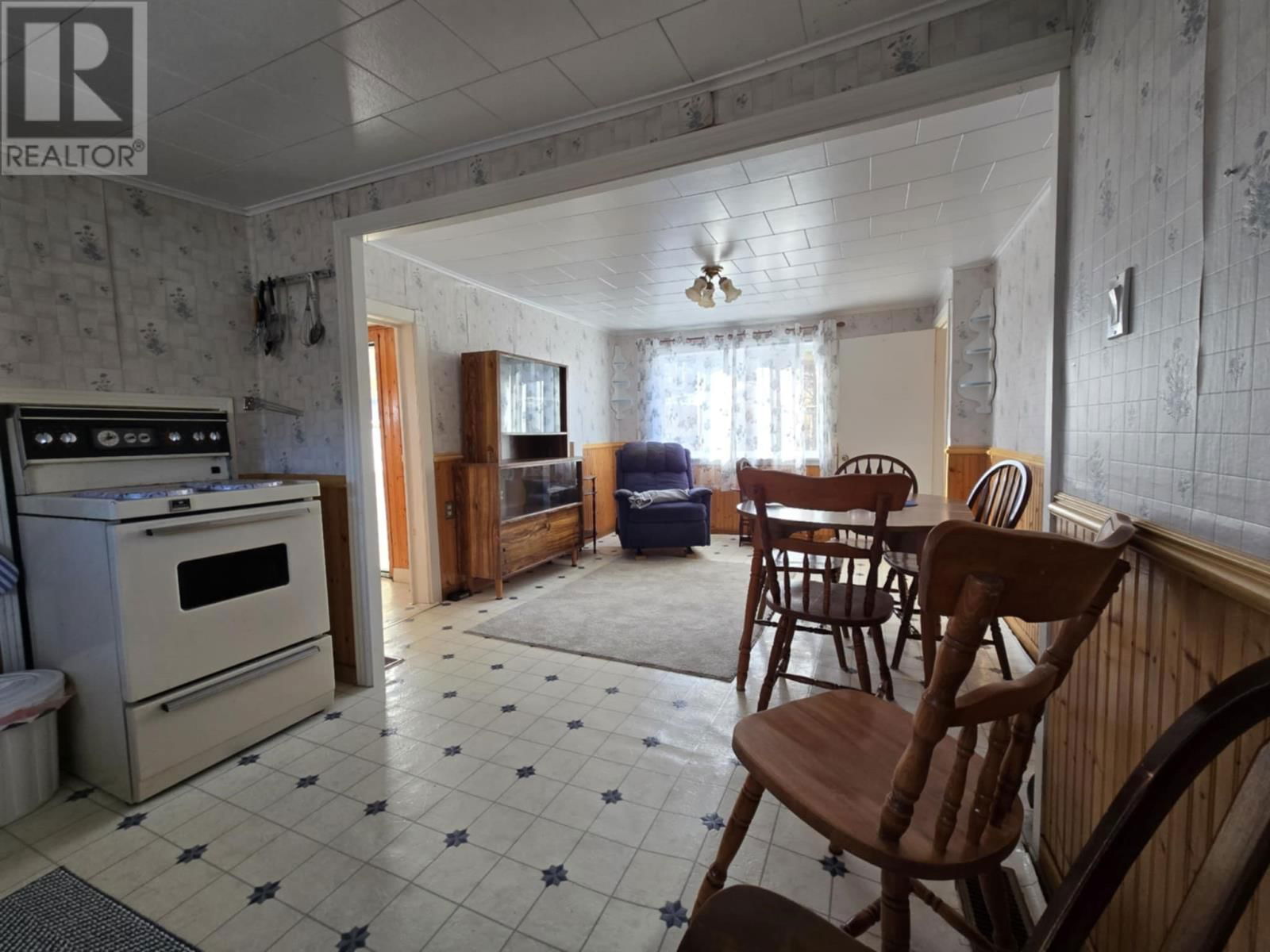 28 MAIN ROAD Image 5