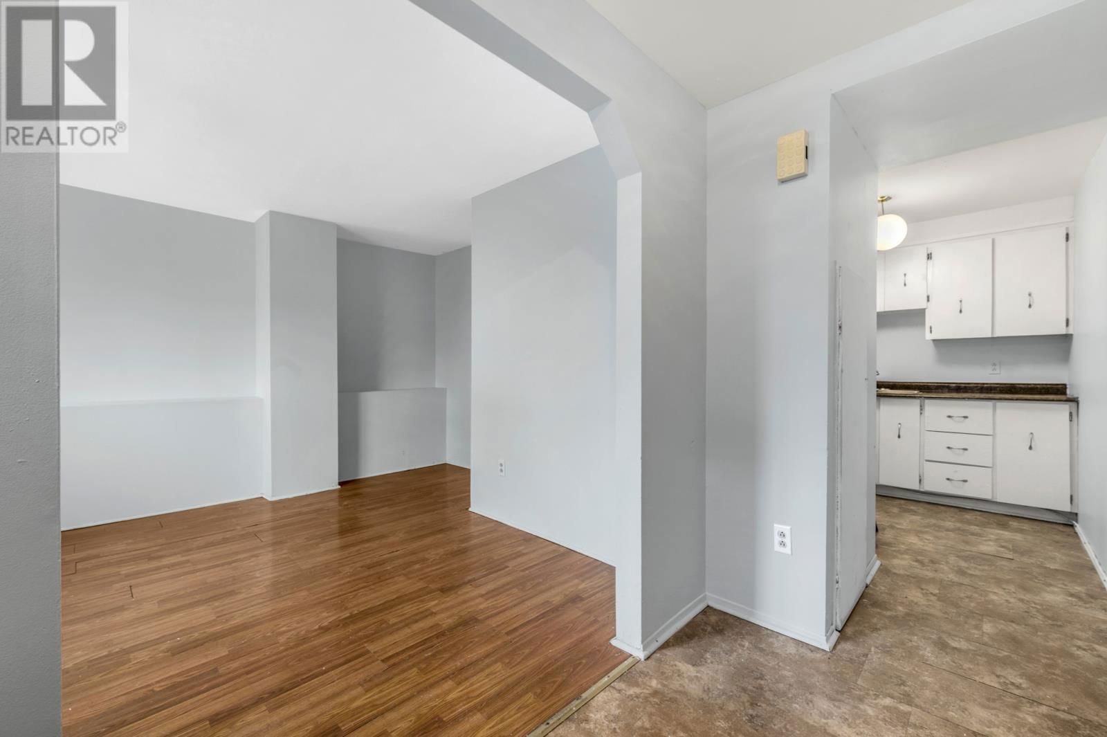 50 WARBURY STREET Image 21