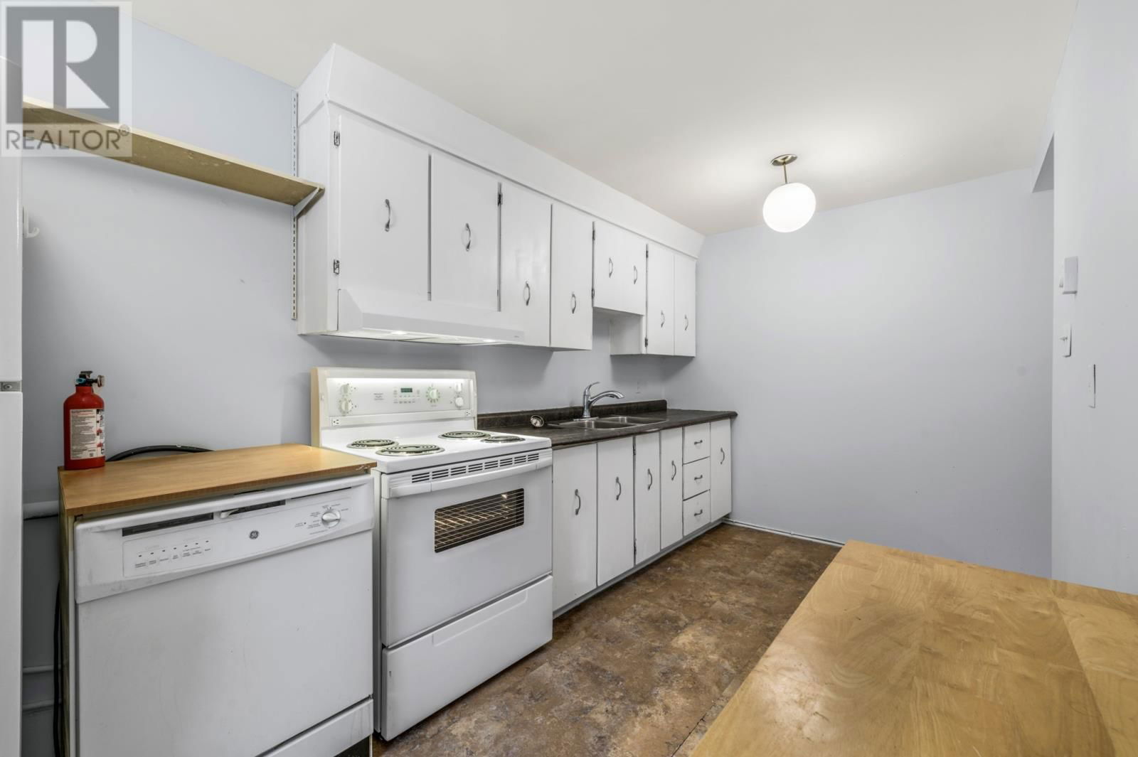 50 WARBURY STREET Image 29