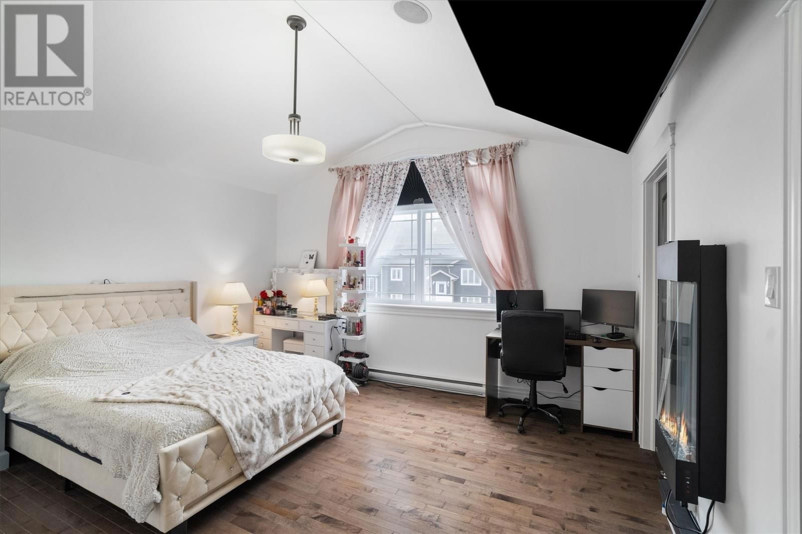 26 TIGRESS STREET Image 15