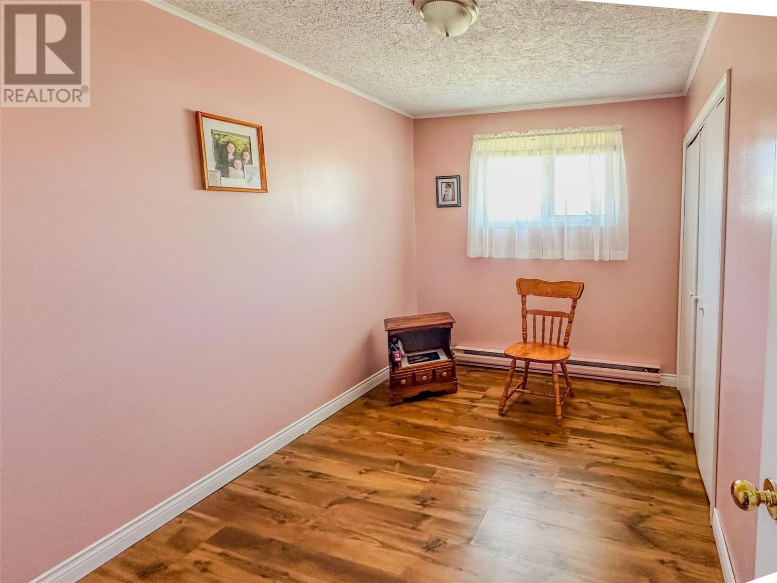 8 BAR HAVEN HEIGHTS Image 8