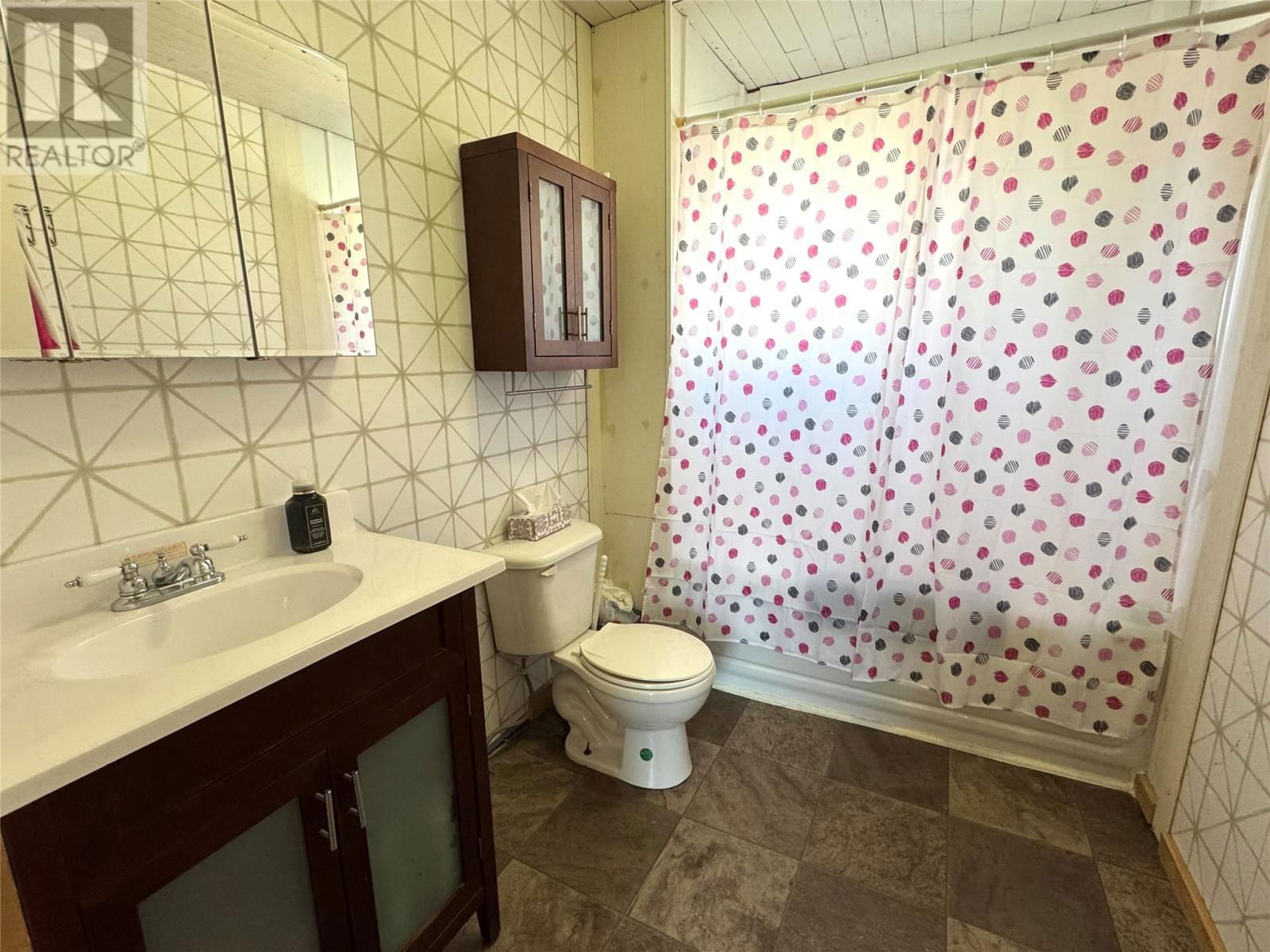16 BOND STREET Image 14