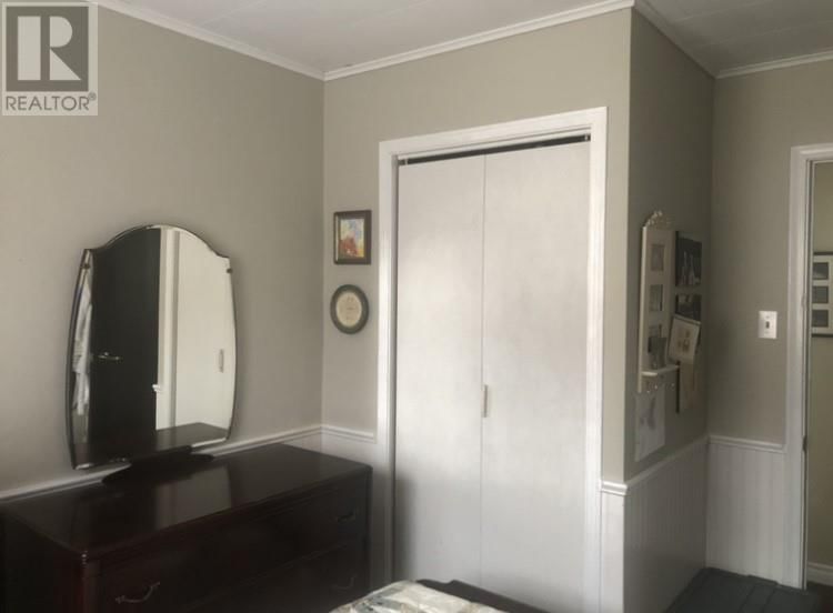 33 MAIN ROAD Image 24
