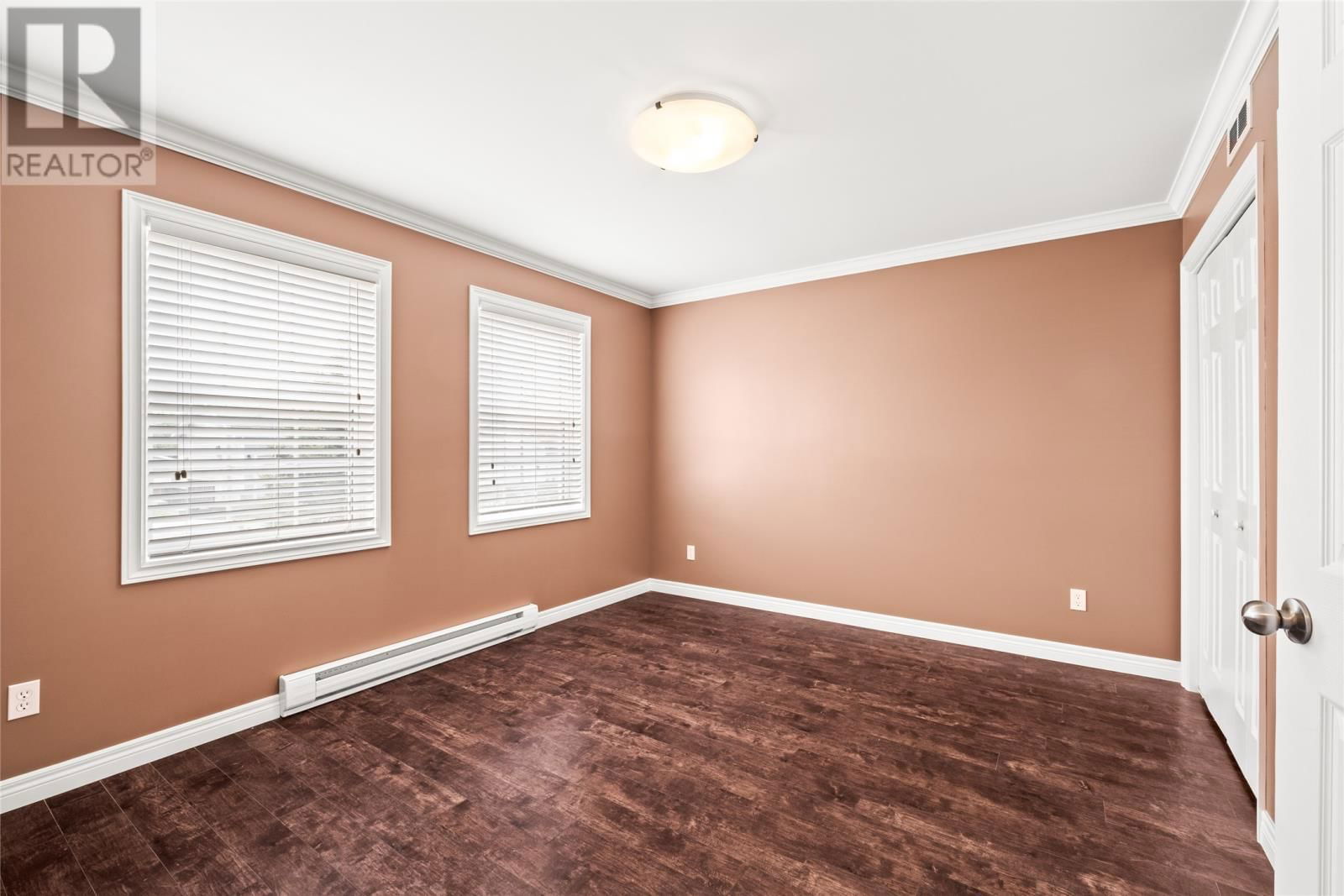 22 CARLINGFORD STREET Image 13