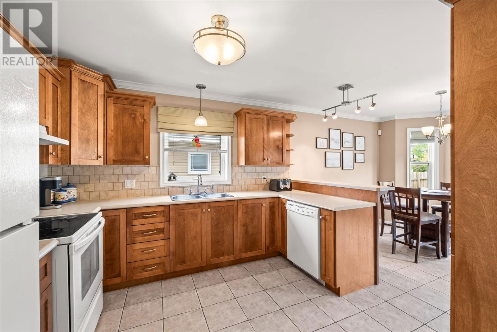 22 CARLINGFORD STREET Image 5